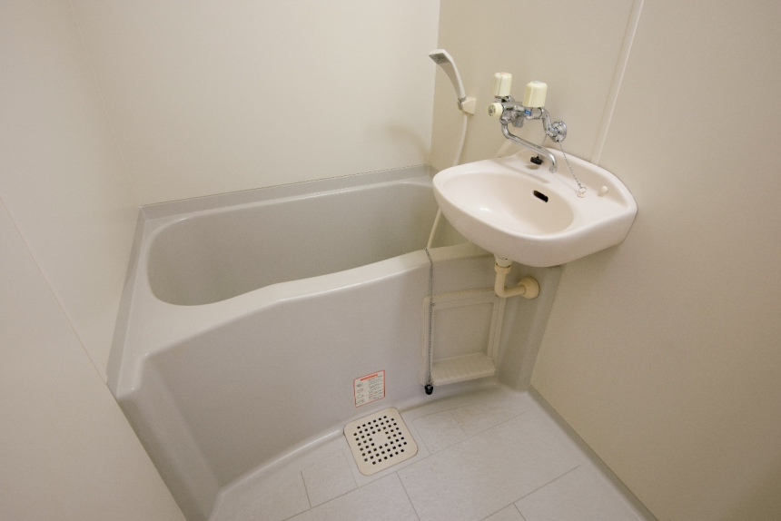 狭いお風呂を広くしたい！リフォーム方法や事例・快適にするための工夫を解説