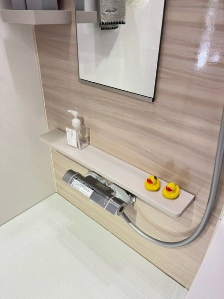 スリムなコンパクトカウンターで洗い場も広々♪