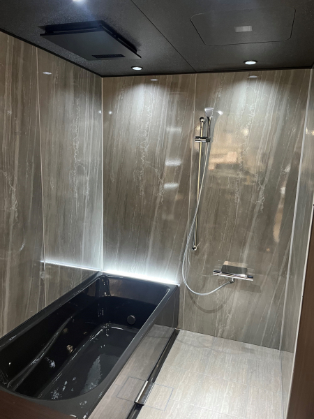 照明の調光機能で雰囲気を変える事ができます。