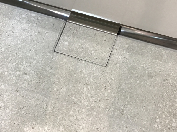 自然な風合いの柄が雰囲気をさらに引き立てます。