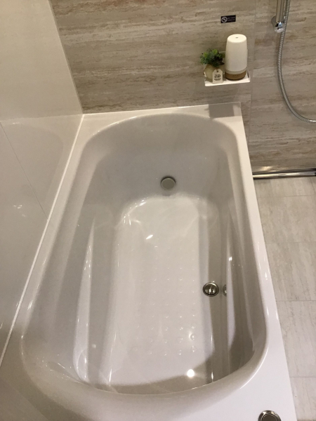 ゆったりと入れる14サイズのラウンド浴槽です。