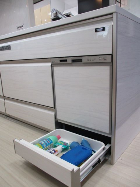 【食器洗い乾燥機】シンク下に設置・食洗下に足元スライド収納