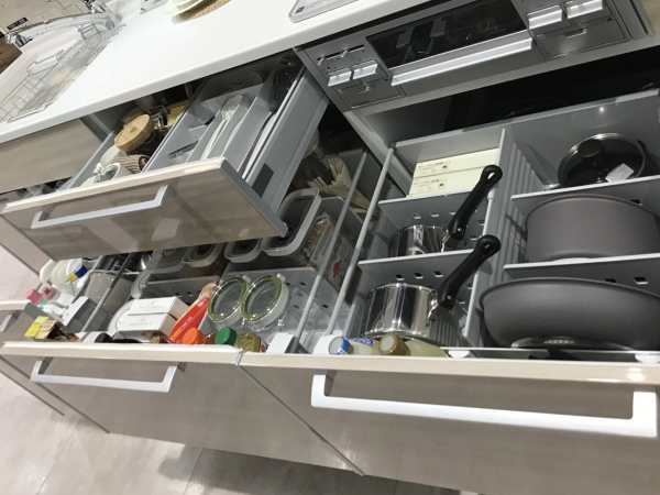 【たっぷりホーローキャビネット】収納力が大幅アップ！！