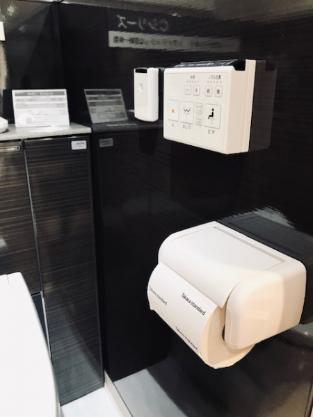 壁面もホーローパネルでマグネットが使えます。