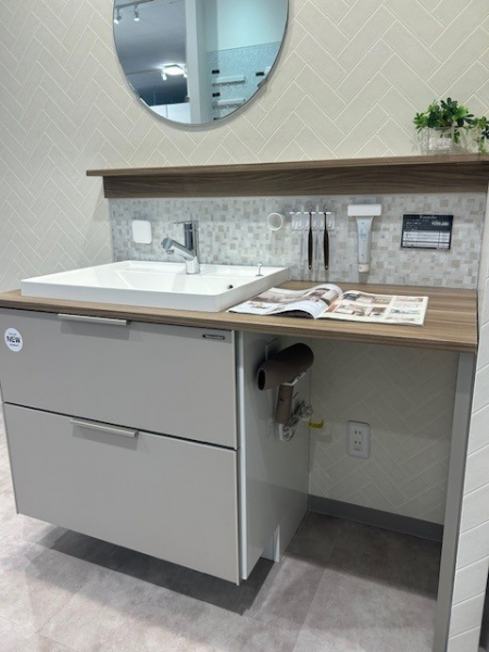 ホーローキャビネットなら側面にもマグネットで収納できます♪