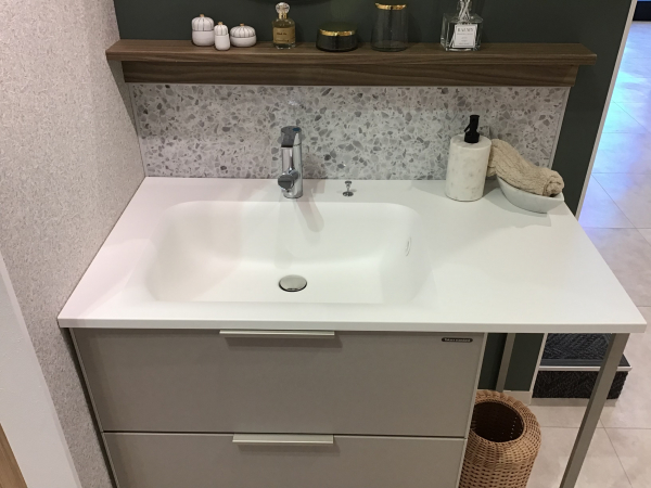 ボウルとカウンターが一体型なのでお手入れもラク♬