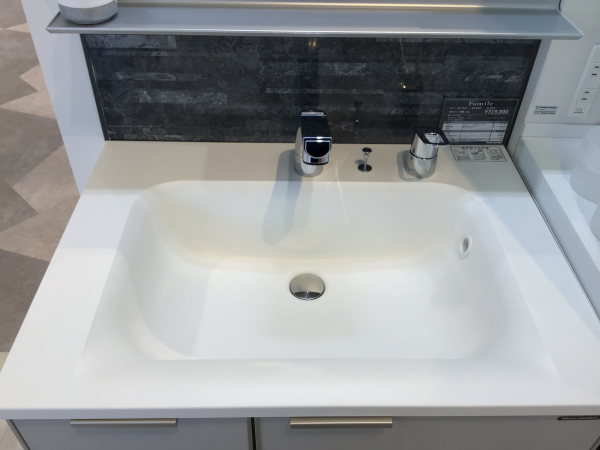 マットな質感で継ぎ目のない一体型ボウル♬