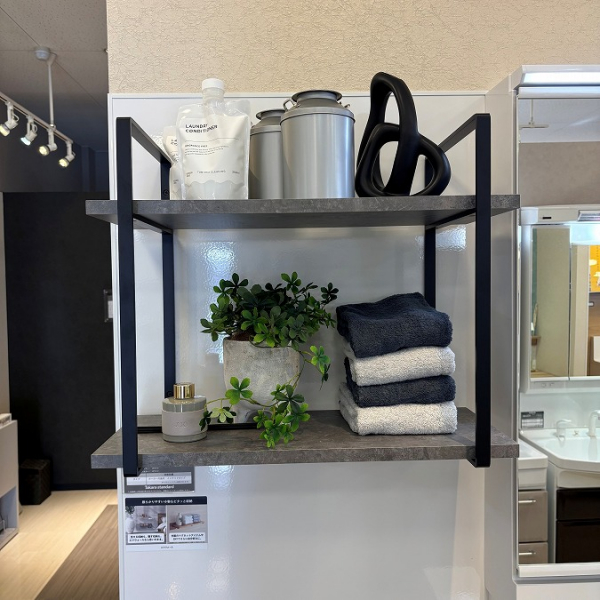 取りやすい位置で「見せる収納」ができます。洗面空間も好みに合わせたディスプレイが楽しめます。