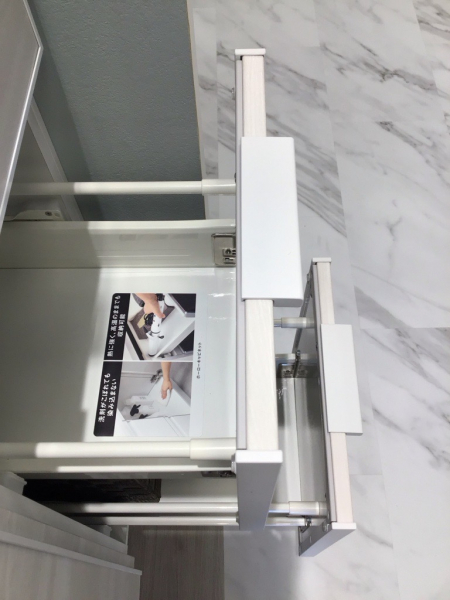 引出しの中までホーローです