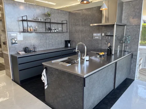 ◆展示未使用品/タカラスタンダード/対面型システムキッチン/W1860mm/木目調/食洗機/IH/レンジフード/シャワー水栓/天板フィレオストーン◆ ◇展示未使用品⁄タカラスタンダード⁄対面型システムキッチン⁄W1900mm