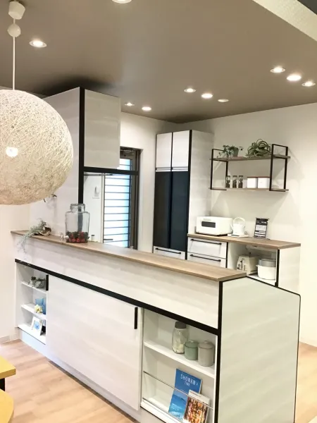 キッチン トレーシア I型・ペニンシュラ型（対面式）レイアウト