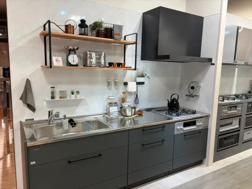 ◆展示品/タカラスタンダード/キッチンキャビネット/食器棚/クオーツストーントップ/2017年製/Takarastandard◆