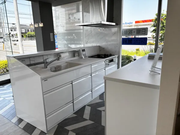 キッチン トレーシア I型・ペニンシュラ型（対面式）レイアウト