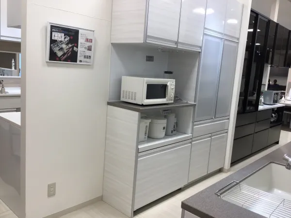 キッチン トレーシア I型（壁付け）レイアウト ウォルナットホワイト SK1589の展示品（相模原ショールーム） | タカラスタンダード