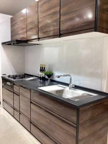 ◆展示未使用品/タカラスタンダード/対面型システムキッチン/W1860mm/木目調/食洗機/IH/レンジフード/シャワー水栓/天板フィレオストーン◆ ◇展示未使用品⁄タカラスタンダード⁄対面型システムキッチン⁄W1900mm