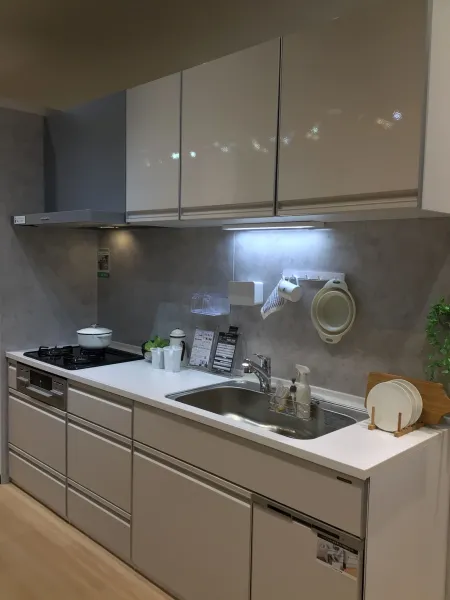 キッチン トレーシア I型（壁付け）レイアウト フローラルアイボリー