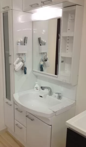 洗面化粧台 オンディーヌ(デッキ水栓) 間口750mm タカラスタンダード 3面鏡 扉タイプ 曇り止めコーティング グループ2 浴室、浴槽、洗面所