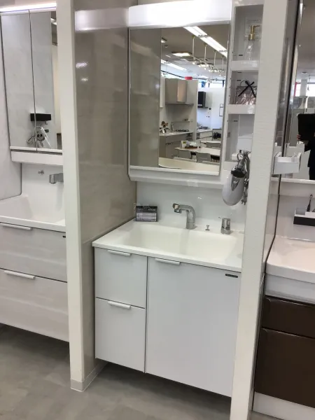 洗面台（洗面所） ファミーユ 間口75cm ホワイト SU3368の展示品（佐賀