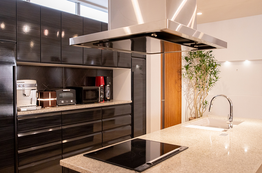 Kitchen / Washstand