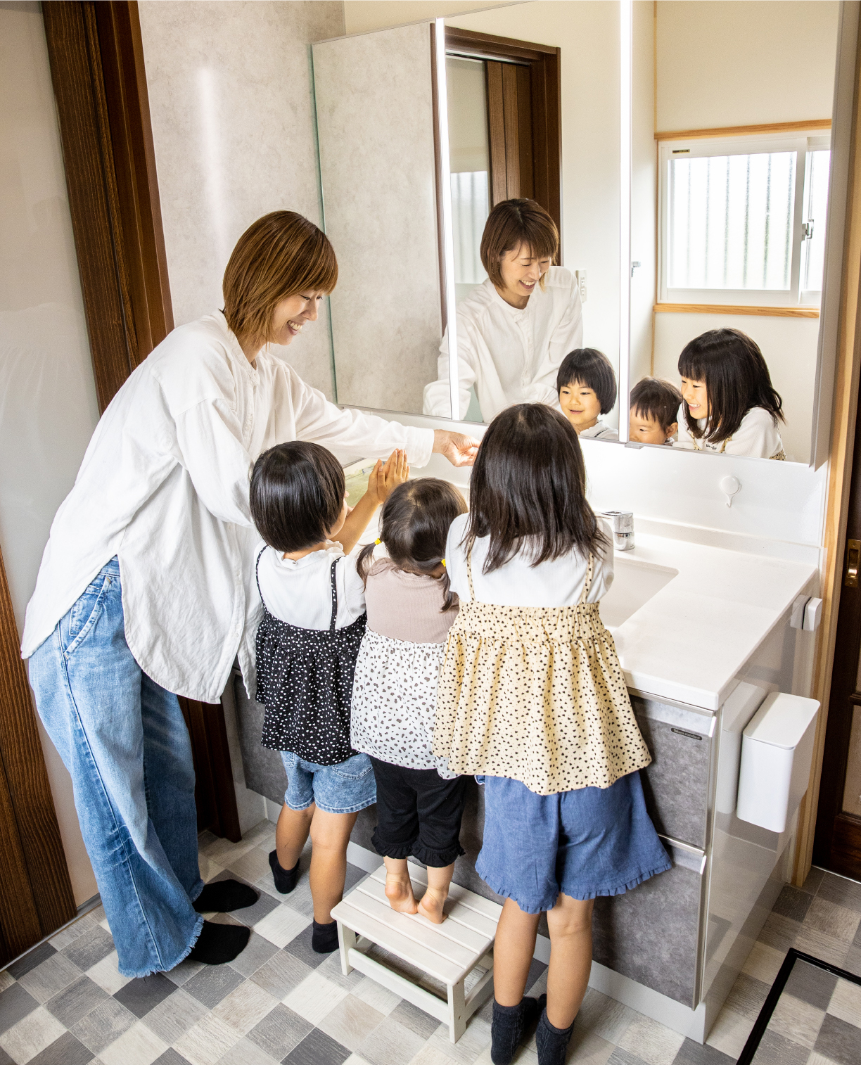 家族が多くても広々使える収納力も抜群の洗面化粧台