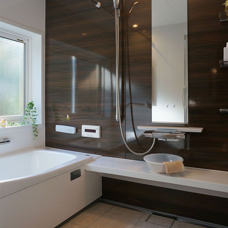 高級感あふれる浴室・洗面空間に一新（戸建て）