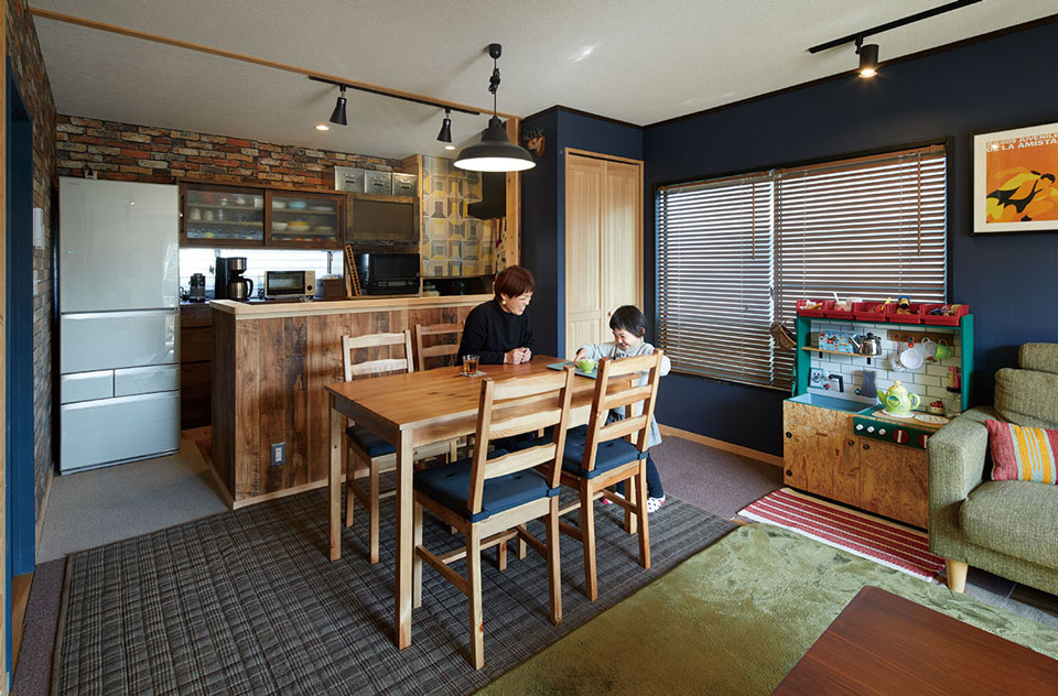 「家族と一緒の時間と空間を共有できる対面キッチンは大正解でした」と話す藤木さん