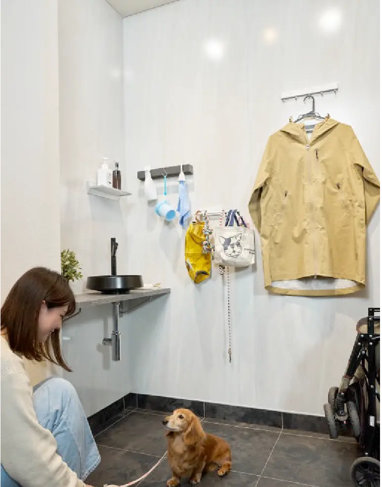 浮かせる収納ですっきりした玄関