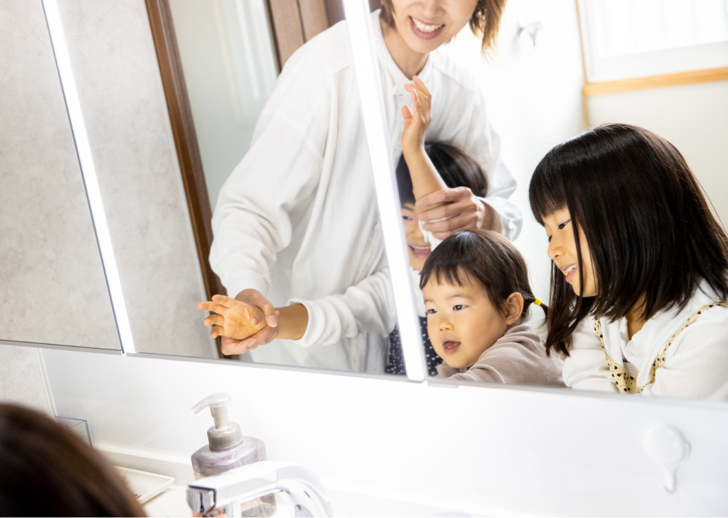 家族が多くても広々使える収納力も抜群の洗面化粧台