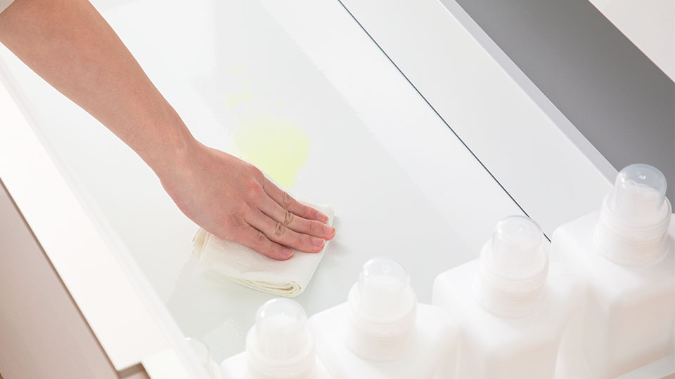 洗剤がこぼれても染み込まない!