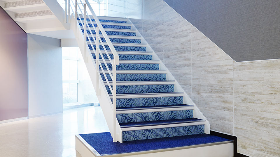 タカラスタンダード(株)千葉支店:階段