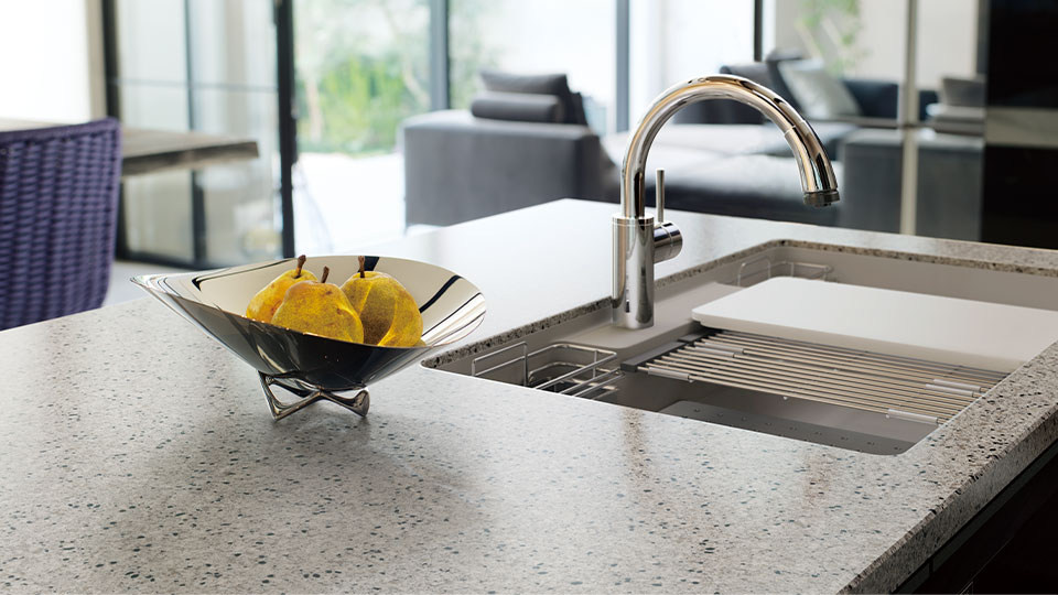 クォーツストーン(高級人造石)の場合